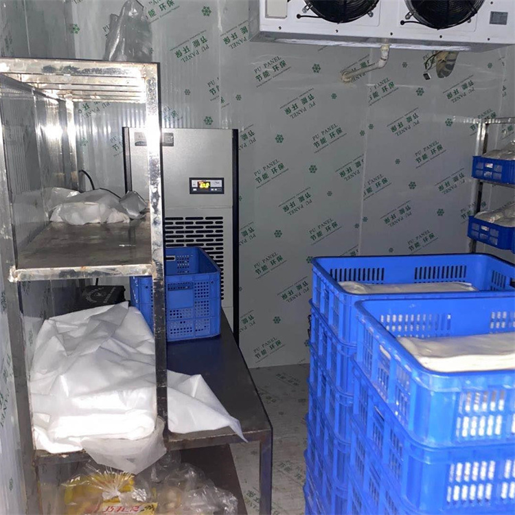 如何利用除濕機(jī)保持南方多雨潮濕環(huán)境下的室內(nèi)干燥